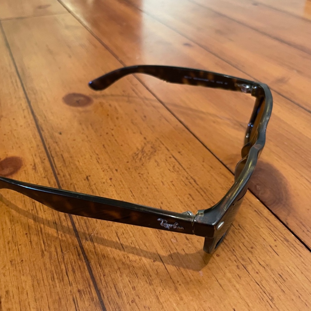 Tortoise Shell Wayfarer Ray-Bans - image 6